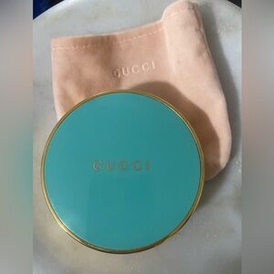 Gucci Sun-Kissed Glow Powder Bronzer – Shade 02 Light ✨